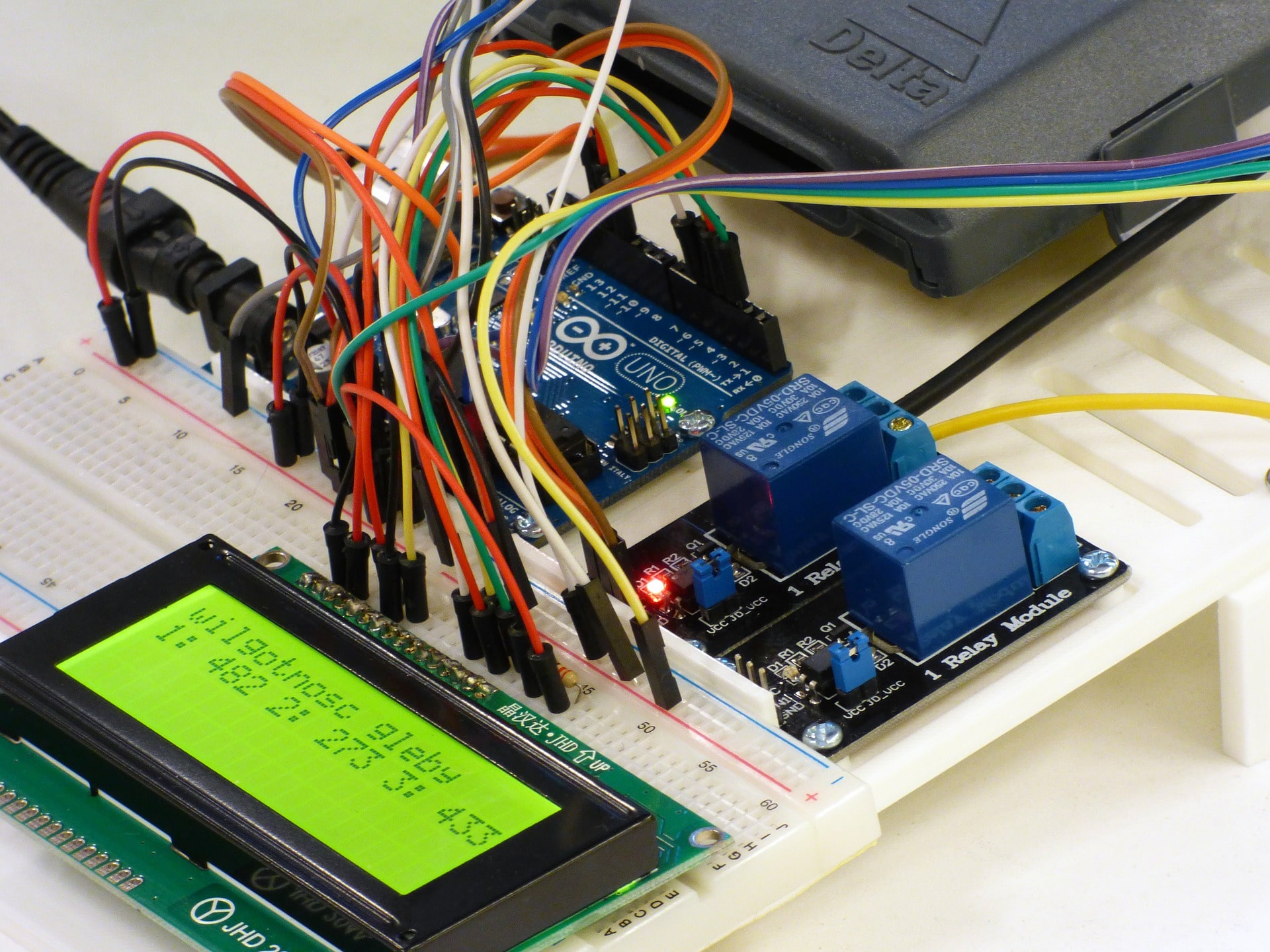 How To Display Text In An LCD Screen Using Arduino UNO